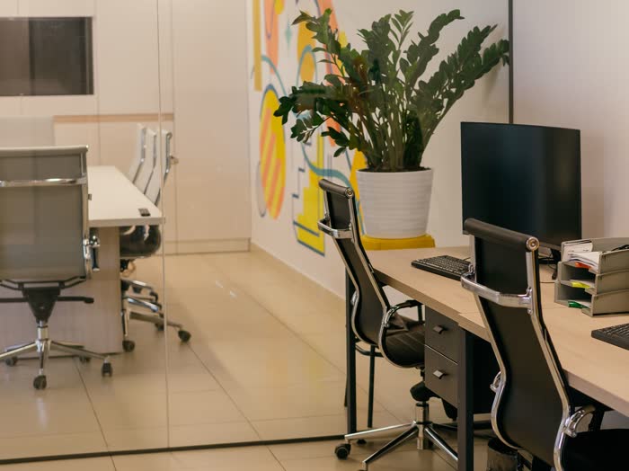 Ufficio moderno pulito